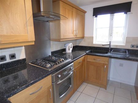 2 bedroom semi-detached house to rent - Photo 5