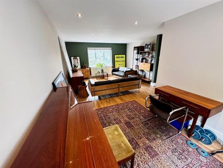 4 bedroom detached house to rent - Photo 5