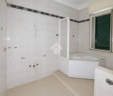 5 locali in affitto - Photo 1