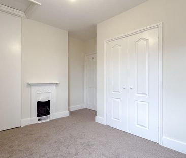 Priors Wood Road, Hertford Heath - Photo 3