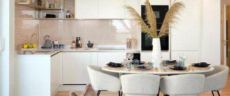 3 bedroom flat to rent - Photo 3