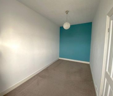3 bedroom flat to rent - Photo 3