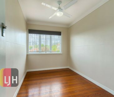 3 BEDROOM HOME WITH DOWNSTAIRS RUMPUS - Photo 2