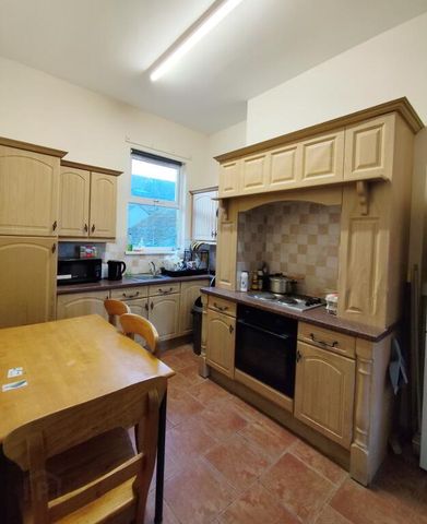 One Double Bedroom Available, 5 Magdala Street, Belfast, BT7 1PU - Photo 3