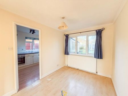 3 bedroom semi-detached house to rent - Photo 4