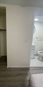 930/m,near sfu ，private bathroom,room,only boy,student - Photo 3