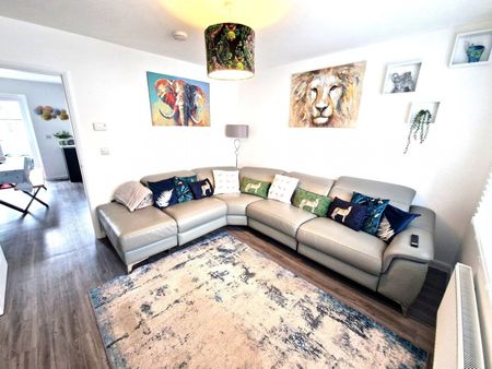 Long Croft Crescent, Hayle, Cornwall, TR27 - Photo 2