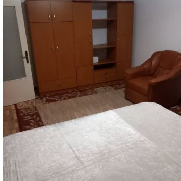 Piata sudului parter decomandat - Fotografie 1