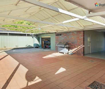 2 Balmoral Crescent, Lake Albert NSW 2650 - Photo 4