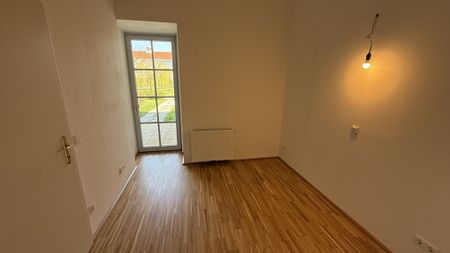 Residieren im Schloss mit eigenem Garten! (5.07) - Photo 2