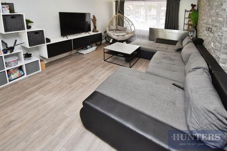 4 bedroom House To Let - Photo 3