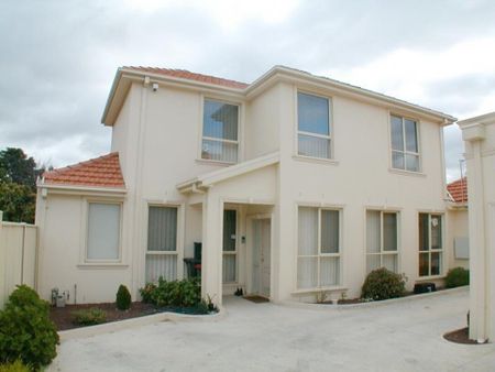 Two Story Three Bedroom Town House - Photo 5