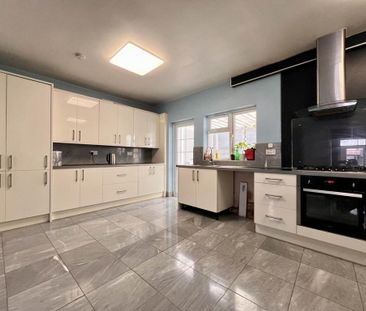 3 bedroom terraced house to rent - Photo 5