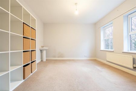 5 bedroom detached house to rent - Photo 3