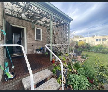 Great Location, Tidy Home - Photo 3