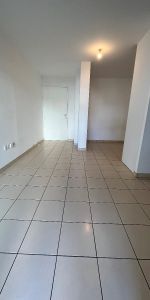 Location Appartement 1 pièce 20m² STE CLOTILDE 97490 - Photo 3