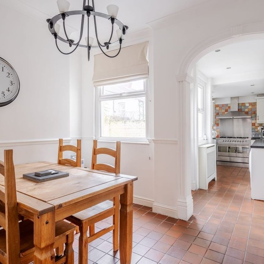 Room in a Shared House, Anfield Road, L4 - Photo 1