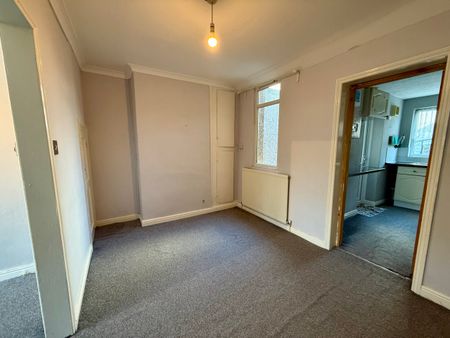 Hanover Avenue, Feltham, TW13 4JR - Photo 4