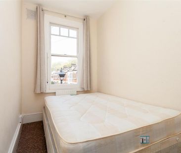 3 bedroom terraced house to rent - Photo 6