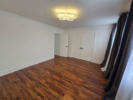 For Lease - 2886 Lake Shore Boulevard Unit# 1, Toronto, Ontario - Photo 2