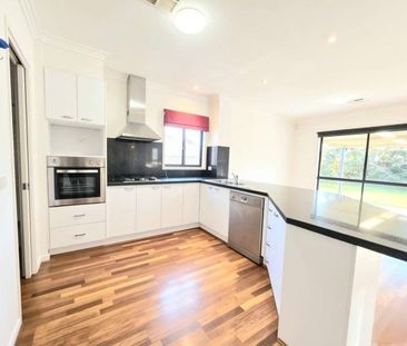 Double Storey 5 Bedroom Family Mansion with Double Garage including... - Photo 5