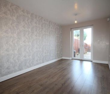 3 bedroom link detached house to rent - Photo 3