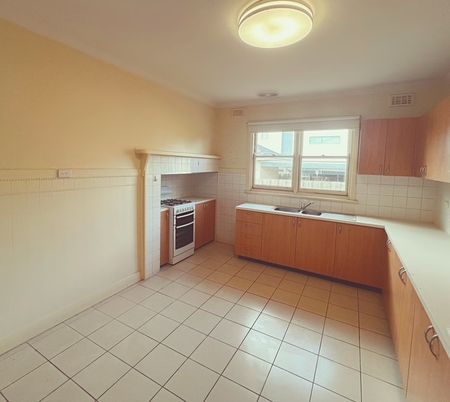 41 Byfield Street, Reservoir VIC 3073 - House For Rent | Domain - Photo 5