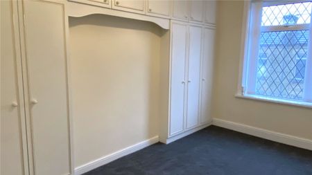 Common Road, Batley, West Yorkshire, WF17 - Photo 2