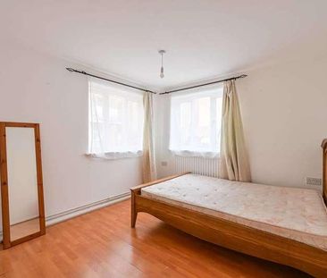 Ronnie Lane, Manor, E12 - Photo 6