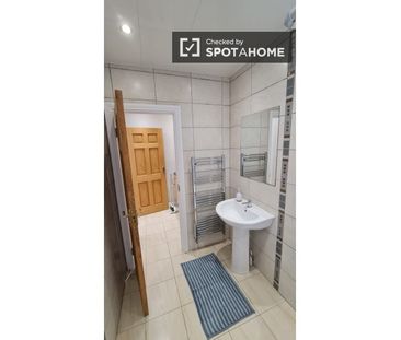 Room in shared apartment for rent in The Coombe, Dublin - Photo 1