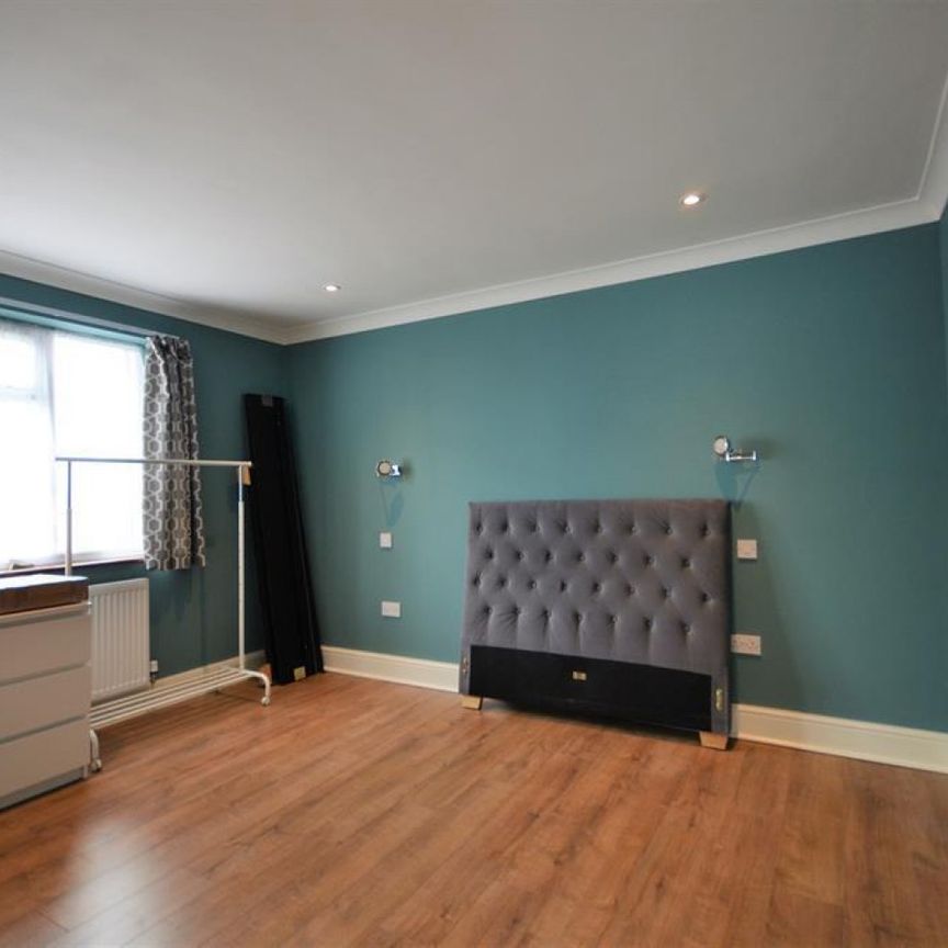 Reeves Avenue, Kingsbury, London, NW9 8LN - Photo 1