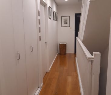 Lilyfield - Photo 1