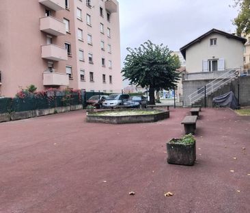 Location Appartement 2 pièces 47m² GRENOBLE 38100 - Photo 4
