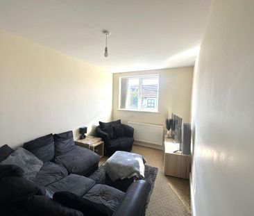 3 bedroom flat to rent - Photo 1