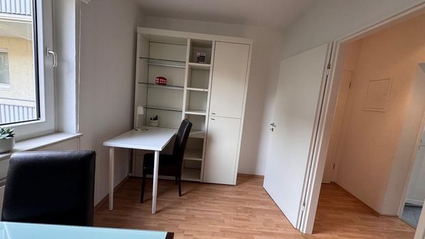 Voll möblierte & ausgestattete 3-Zimmer Stadtwohnung in Frankfurt - Foto 1