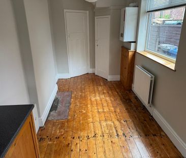 3 bedroom semi-detached house to rent - Photo 6