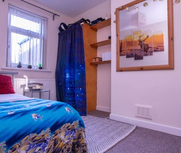 Great location for all universities! - Photo 6