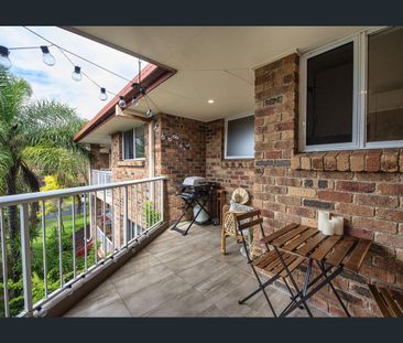 APARTMENT BY THE BEACH WITH A LEAFY OUTLOOK - Photo 1