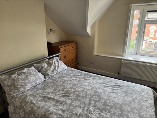 Room in a Shared House, Minstead Rd, B24 - Photo 1