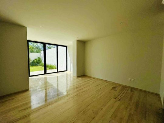 Departamento Garden en Townsquare, con piscina y jardín privados, cuarto de servicio. - Photo 1