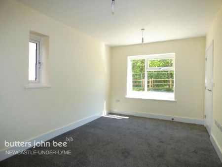 2 bedroom semi-detached house to rent - Photo 5