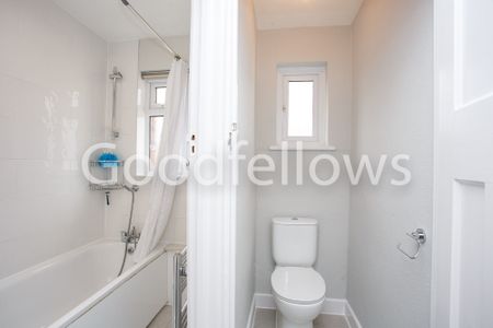 Wolsey Crescent, Morden, SM4 - Photo 4