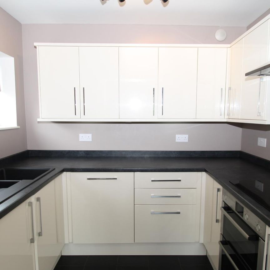 2 bedroom house to rent - Photo 1