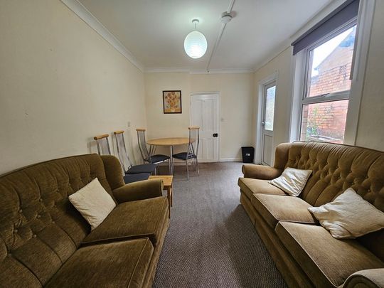 4 Bed Student Accommodation - Photo 1