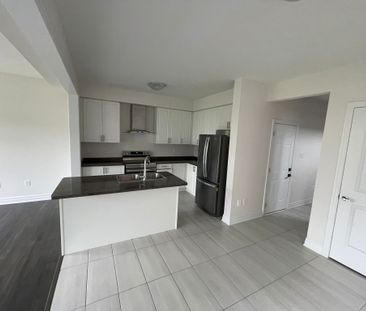 For Lease - 9249 Whiteoak Avenue, Niagara Falls, Ontario - Photo 4