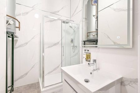 4 bedroom flat to rent - Photo 3