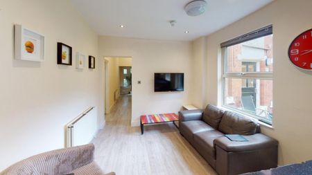 3 bedroom ground floor flat to rent - Photo 2