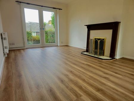 2 Bed Terraced House, Vanguard Road, SO18 - Photo 4