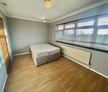 Vanbrough Crescent, Northolt - Photo 4