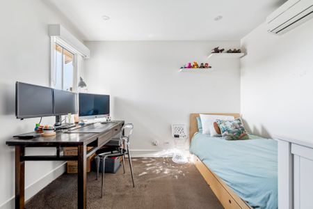 Thinking of selling? Contact our agent - Photo 3